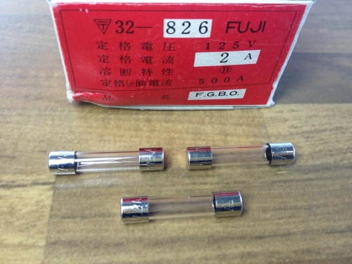 Japan's Fuji FGBO 32-826 2A FUJI 125V imported glass fuse tube fuse 6X30