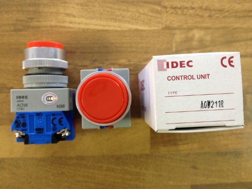 Japan's IDEC Idec and AOW211R NO+NC with 22 red button self-locking flat genuine original