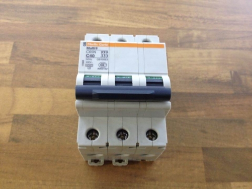 Schneider C65N circuit breaker 3P40A C40 17906 new genuine