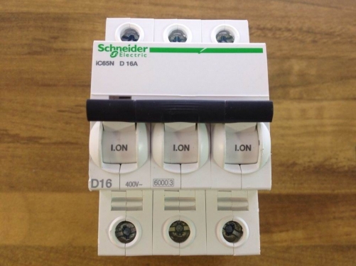 Schneider D16A iC65N 3P16A D type miniature circuit breakers original authentic 60003