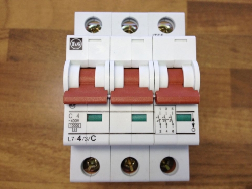 The original German MOELLER Moeller L7-4/3/C imported miniature circuit breaker 4A3P air switch