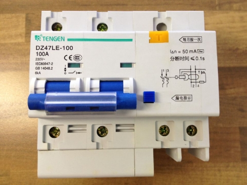 The DZ47LE-100 100A high current leakage breaker line leakage protector 2P 100A