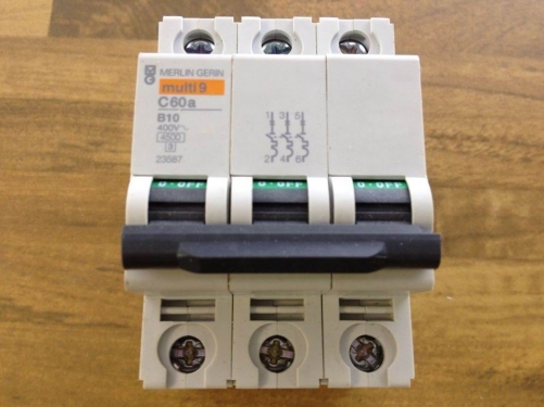 Schneider B10 3P10A C60A circuit breaker new genuine 23587