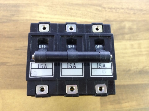 Japan N3100 IZUMI - circuit breaker 15A 250VAC 3P original authentic