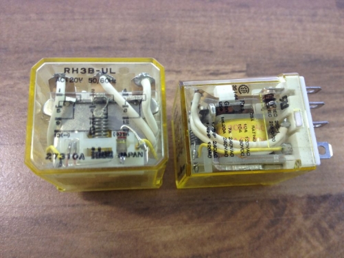 Japan's IDEC and Idec RH3B-UL relay 11 pin 120VAC genuine original