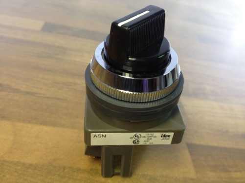 Japan's IDEC and ASN rotation gear switch 2 gear self-locking 30MM genuine original