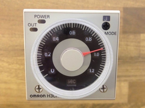 Original Japanese OMRON OMRON 0.1S-300h H3CR-A8 import time relay 3031
