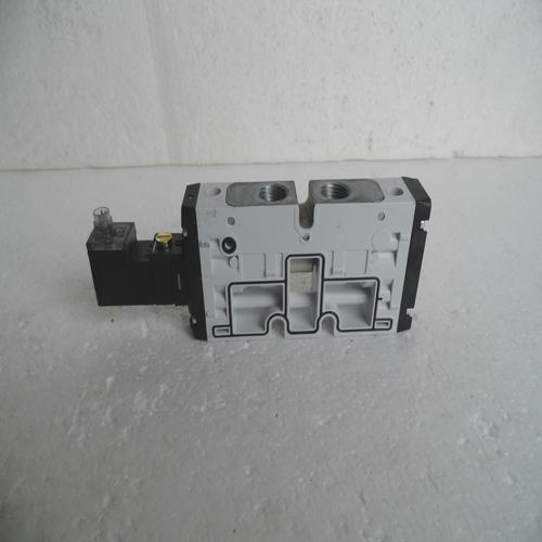 * special sales * BRAND NEW GENUINE REXROTH solenoid valve 0820058796 spot