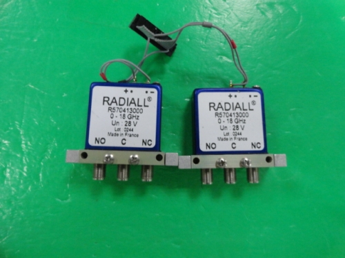 R570413000 DC-18GHZ 28V RADIALL RF coaxial switch SMA