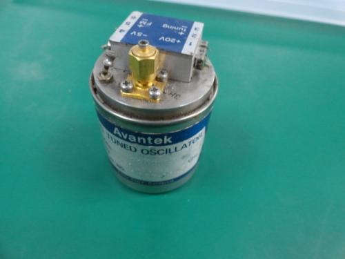 AV7202M-14 2.1-3.9GHZ AVANTEK voltage controlled oscillator 15V