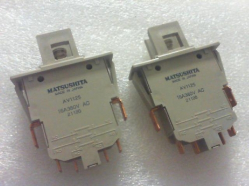 Japan's Matsushita AV1125 switch button switch 380VAC/16A/ lioujiao lock free /51cmX18mm wide.