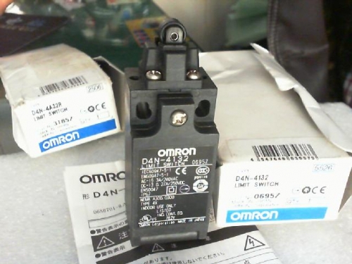 The original village of Japan / Omron OMRON/ limit switch /D4N--4132 switch......