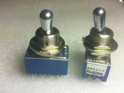Japan. Fuji FUJSOKU switch button Zi about 8B4011/125VAC//6A.....12 pin gear