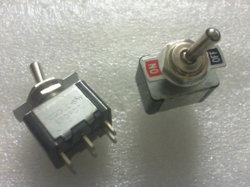 The toggle switch. Import TOGGLP button switch 125VAC/6A. Zi hole about 12mm/ second / 6