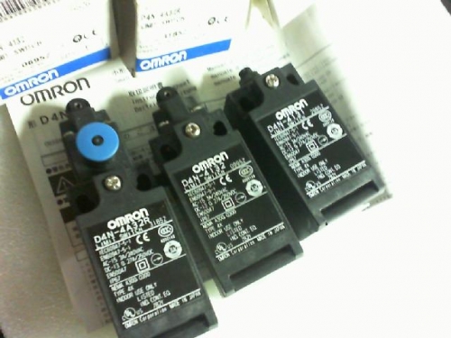 Authentic. Omron OMRON. limit switch /D4N-4A32R. switch origin Japan].
