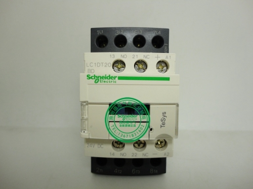 LC1DT20BD authentic Schneider DC four DC24V spot day delivery of the contactor