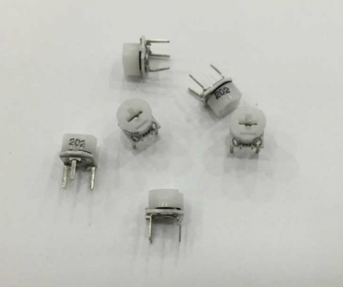 PC0630NOB0X ceramic potentiometer, adjustable resistance 202 2K 6*6.7mm horizontal direct insertion