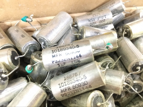 Disassemble the second-hand U.S. military grade oil immersed capacitor 1UF 200V audio coupling upgrade class have a fever