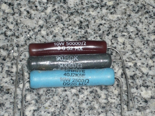 The American OHMITE resistor 10W0.1R has three colors