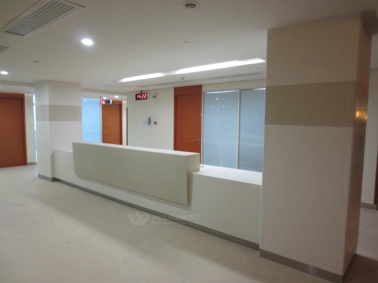 clinichospital white reception desk