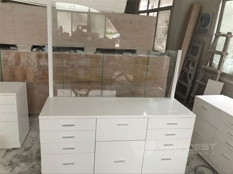 Office desk with tempered glass 