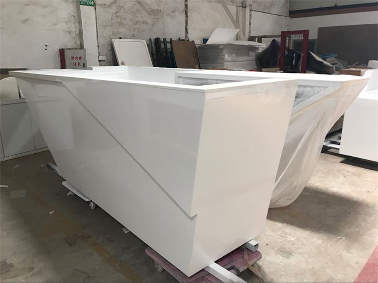 The side of I shape reception desk 