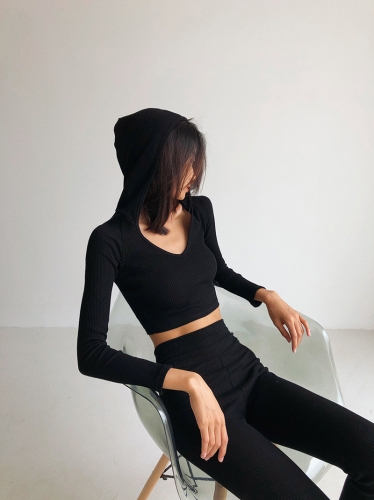 Slim-fit hooded long-sleeved high-waist short T-shirt + tight-fitting hip-length trousers female thread fitness suit