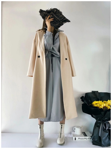 Loose woolen coat jacket with lapel pocket design