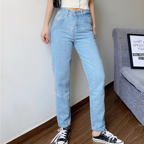 Tapered light jeans
