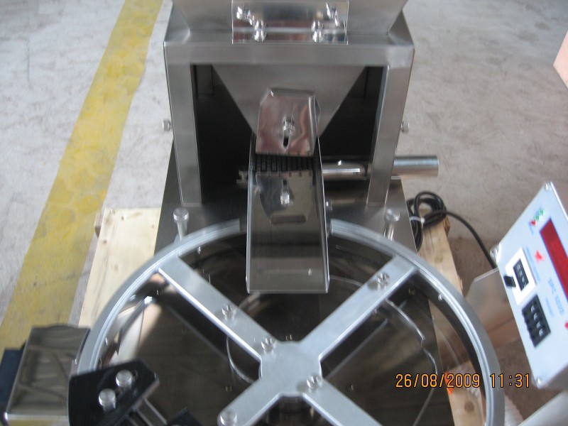 YL-2A PILL ELECTRONIC COUNTING AND FILLING MACHINE
