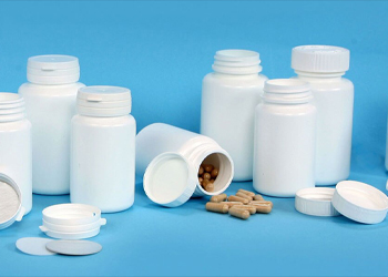 Screw the cap of the medicine bottle