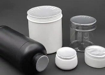 All kinds of bottles are sealed with aluminium foil