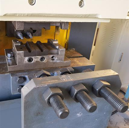 SJ11 series horizontal forging machine
