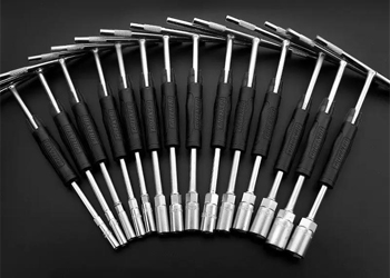 T-handle socket wrench