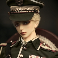 74cm Military uniform : green/Qine Yu