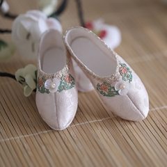 1/3 girl ancient flat shoes of Xue Baochai