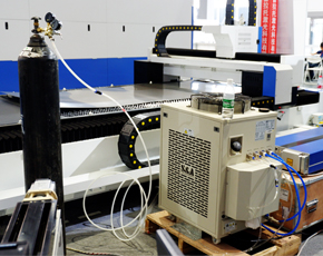 S&A特域CWFL-1500冷水機冷卻1500W創鑫鐳射薄金屬板材光纖鐳射切割機