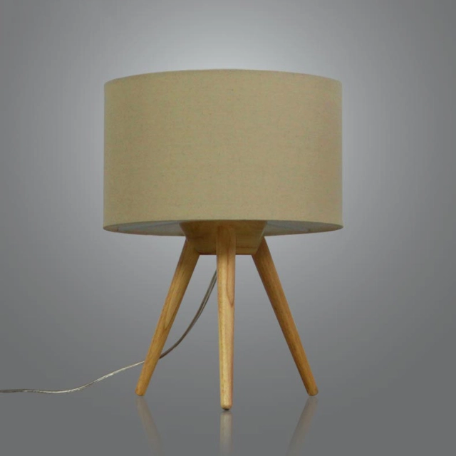 Modern Design 1 Light Wooden Tripod Table Lamp with Linen Shade