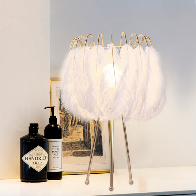 Modern 1-Light White Feather Table Light in Brass