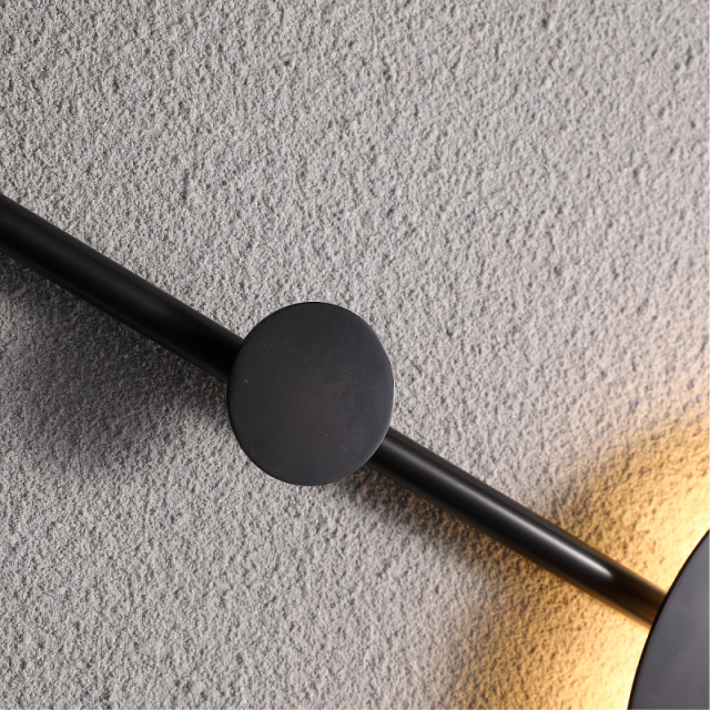 Modern Chic Design Versatile Wall Sconce in Black