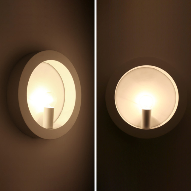 Contemporary Style 1 Light Circle Wall Sconce in White/Black