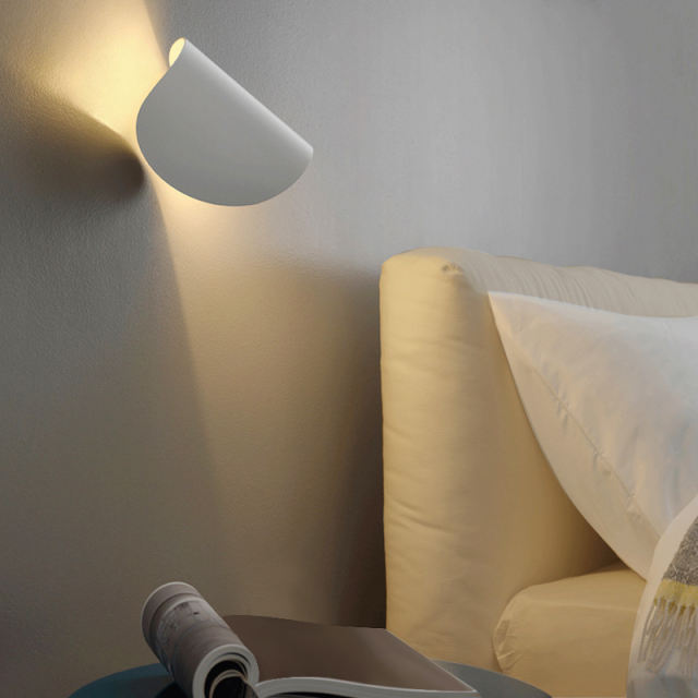 Rotatable LED Wall Light Modern Minimalist Wall Lamp for Bedside/ Living Room