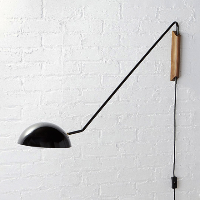 Modern Long Arm Twist Wall Light Plug-In Suspends Sturdy Wall Sconce in Black/Brass Finish