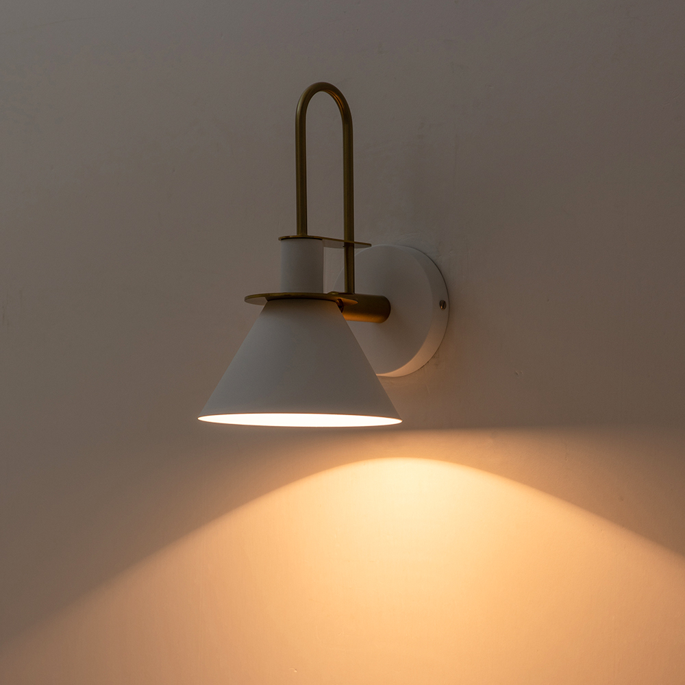 Vintage Industrial Style 1 Light Clarion Wall Sconce for Living Room Restaurant