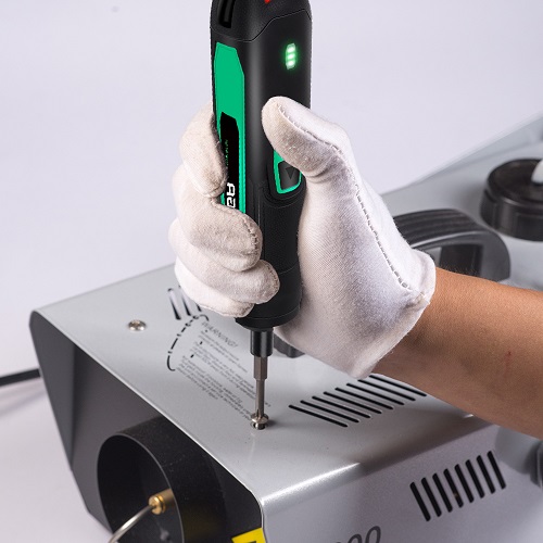 CORDLESS SCREWDRIVER