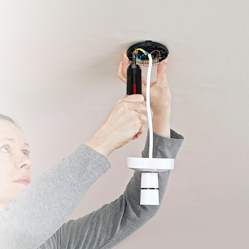 CORDLESS SCREWDRIVER