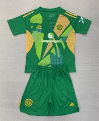 2024-25 Manchester United Goalkeeper Green Soccer Uniform-AY