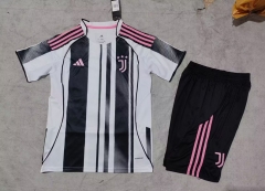 2025-26 Juventus  Home Black&White Soccer Uniform-718