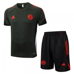 2025-26  Bayern München Green Short-sleeved Thailand Soccer Tracksuit-815