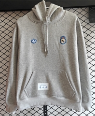 (S-3XL) Retro Small Embroidery Style Real Madrid Gray Thailand Tracksuit With Hat-CS